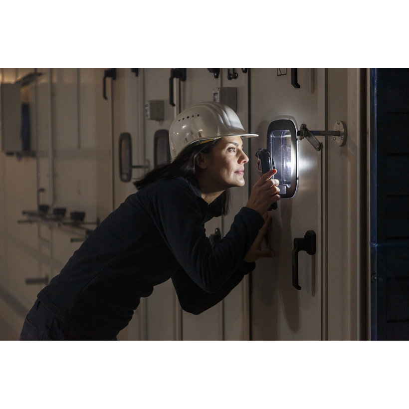 Újratölthető LED kézilámpa HL 1000 ACW – 1000 lm