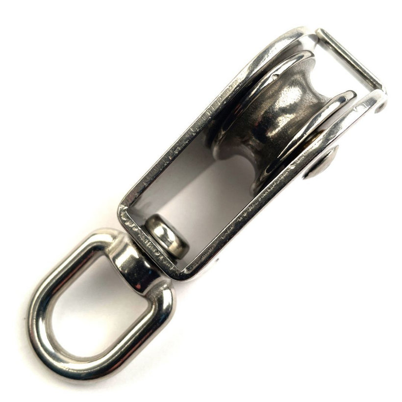 Rozsdamentes acél csiga A4 8/32 mm