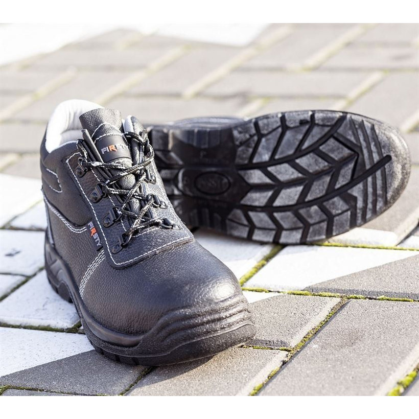 Munkacipő FIRSTY O1 45