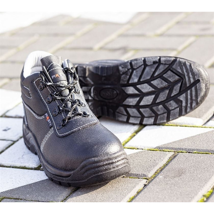 Munkacipő FIRSTY O1 44