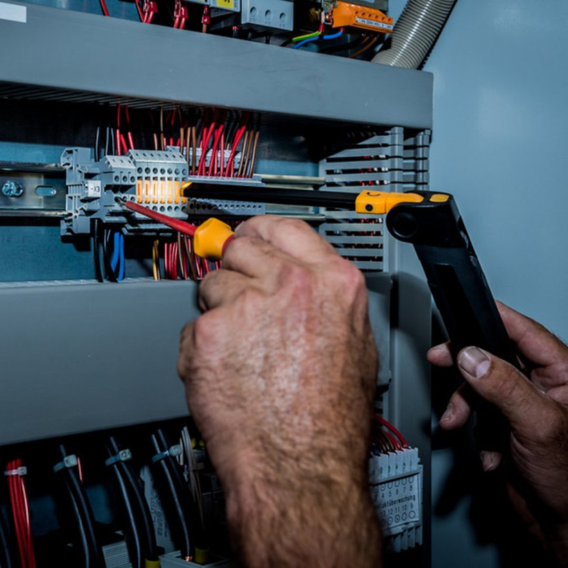 SANSA akkumulátoros LED kézi lámpa 400 A