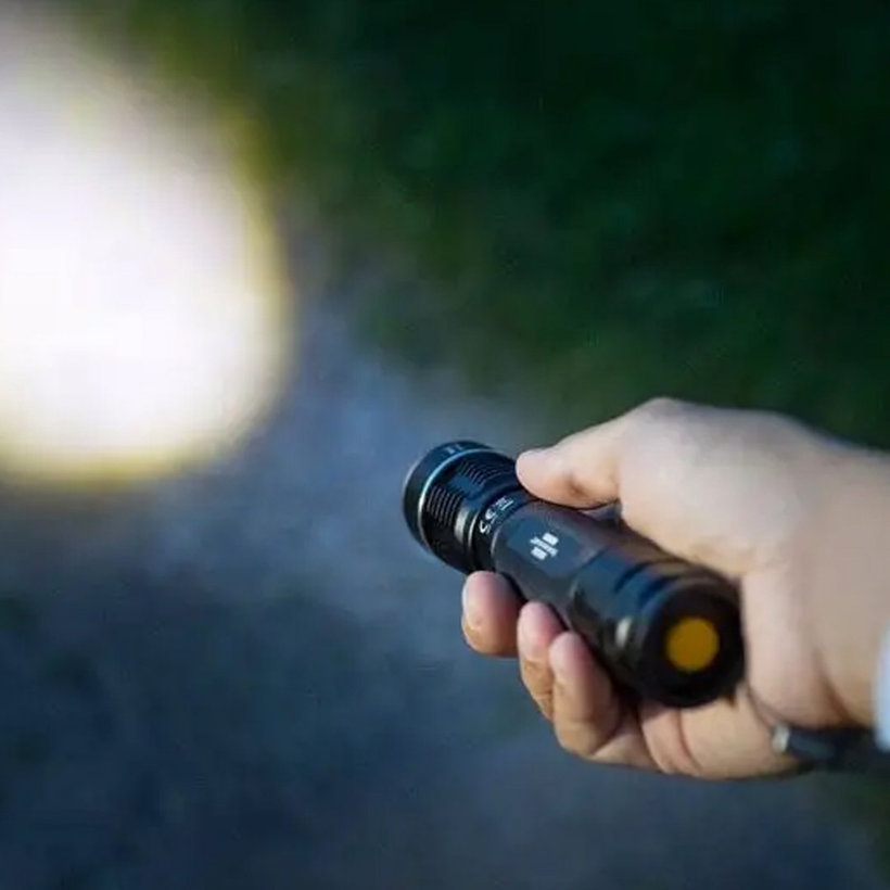 LuxPremium LED zseblámpa Akku-Fokus-LED TL600AF