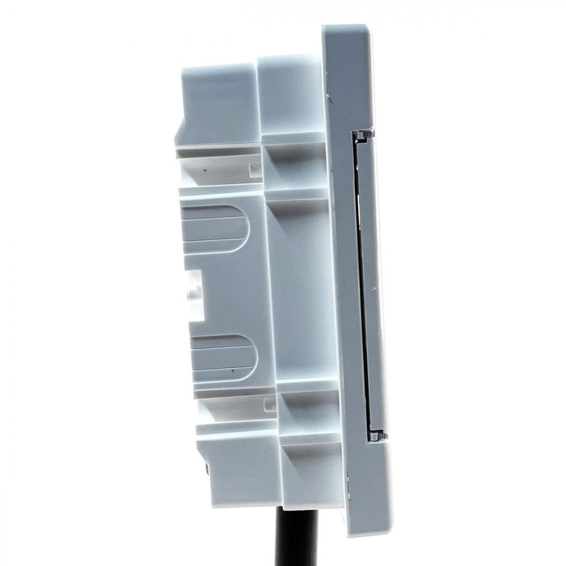 Kapcsolótábla süllyesztett fehér U8 - C/N 211x232x99mm