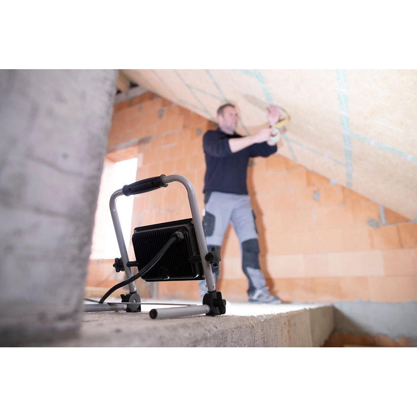 Mobil LED reflektor 50W EL