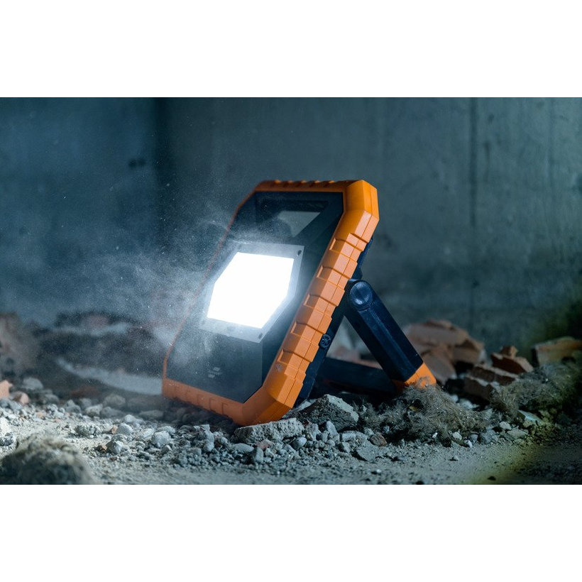 Mobil LED reflektor AKU Strahler X