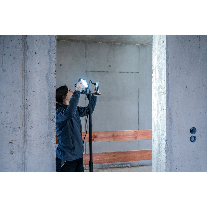 JARO 6060 T állványos LED reflektor