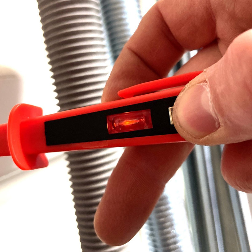 Feszültségvizsgáló 100-250 V