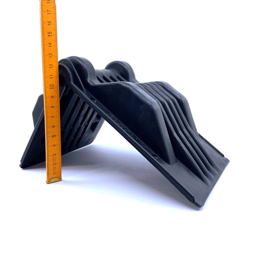 Védő műanyag sarok TWARDY 220x150x130mm