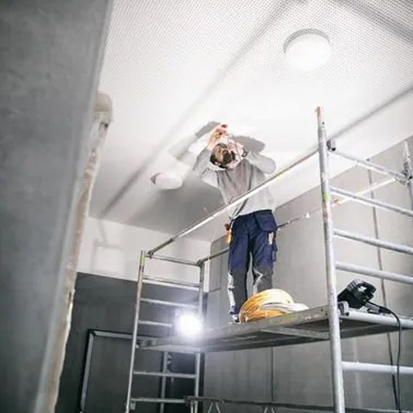 TORAN hordozható LED reflektor