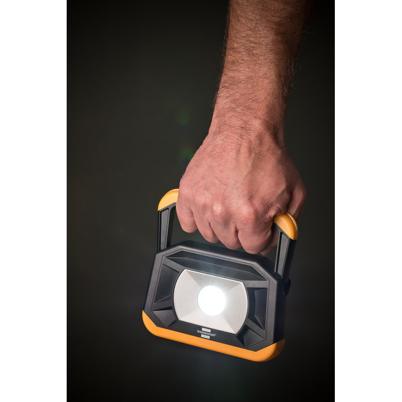 Mobil LED-es akkumulátoros reflektor PF 1000 MA