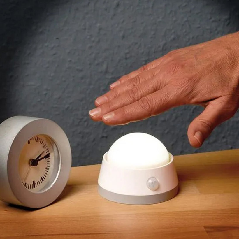 Touch Me LED lámpa PIR mozgásdetektorral és kapcsolóval