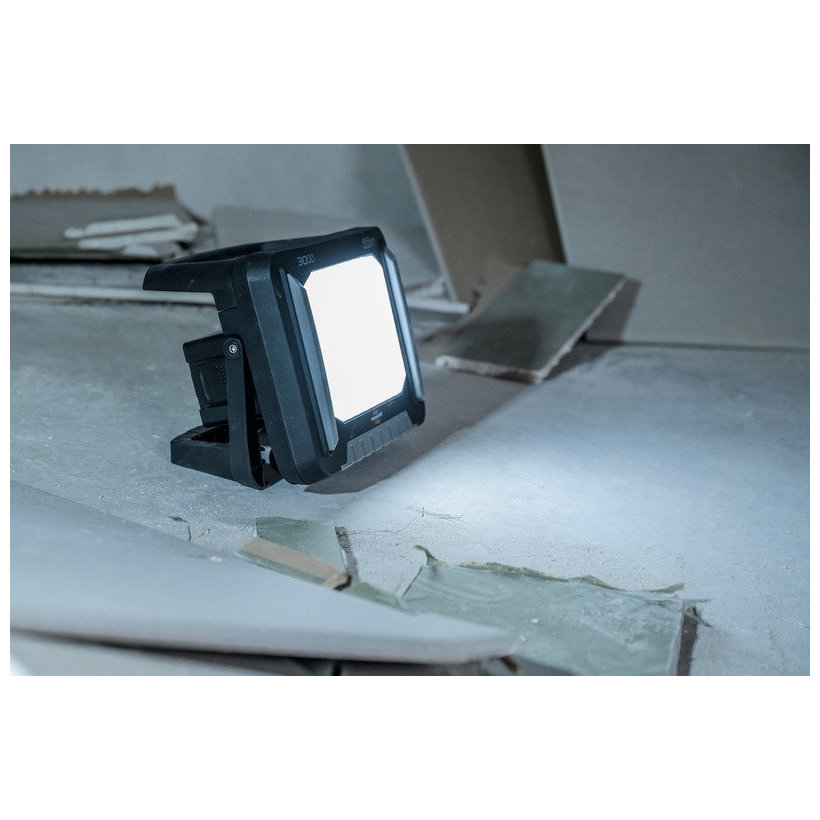 LED reflektor akkumulátoros