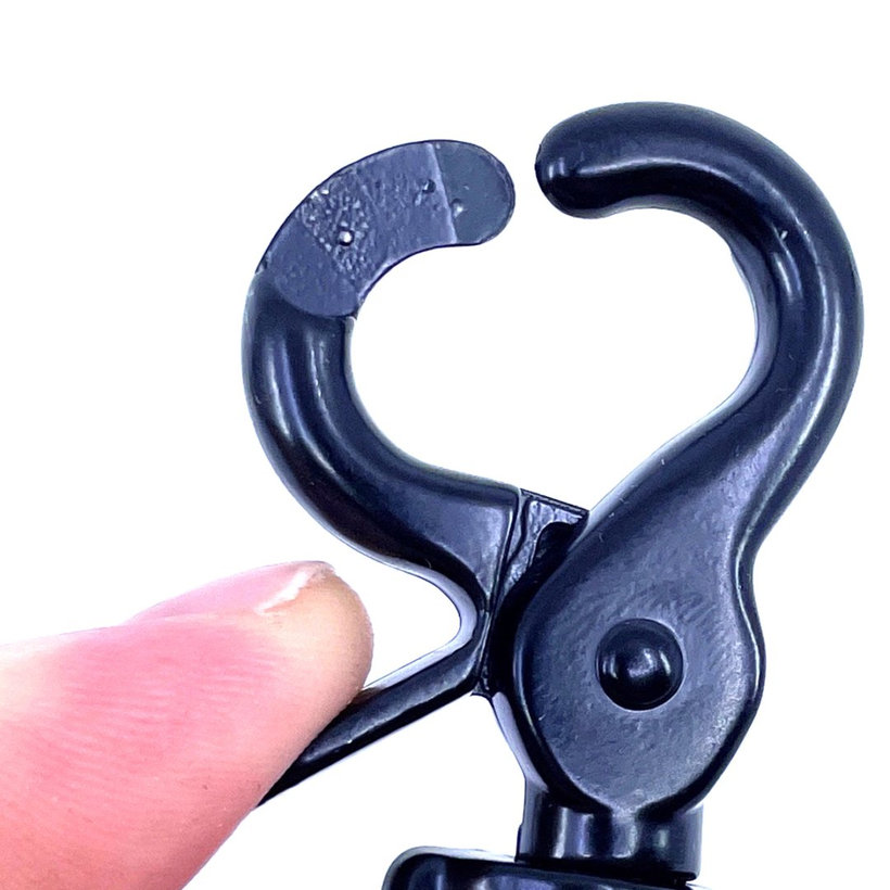 Karabiner nyíló fekete 16x61mm