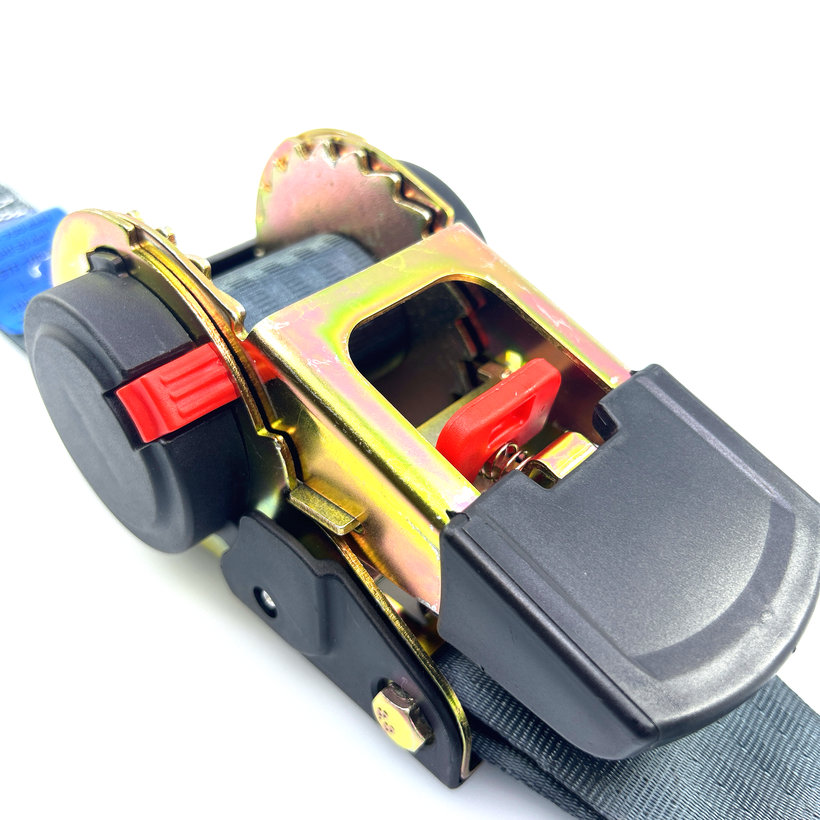 Önbehúzódó szorítószalag /gurtni/ visszahúzóval és kampókkal 3M