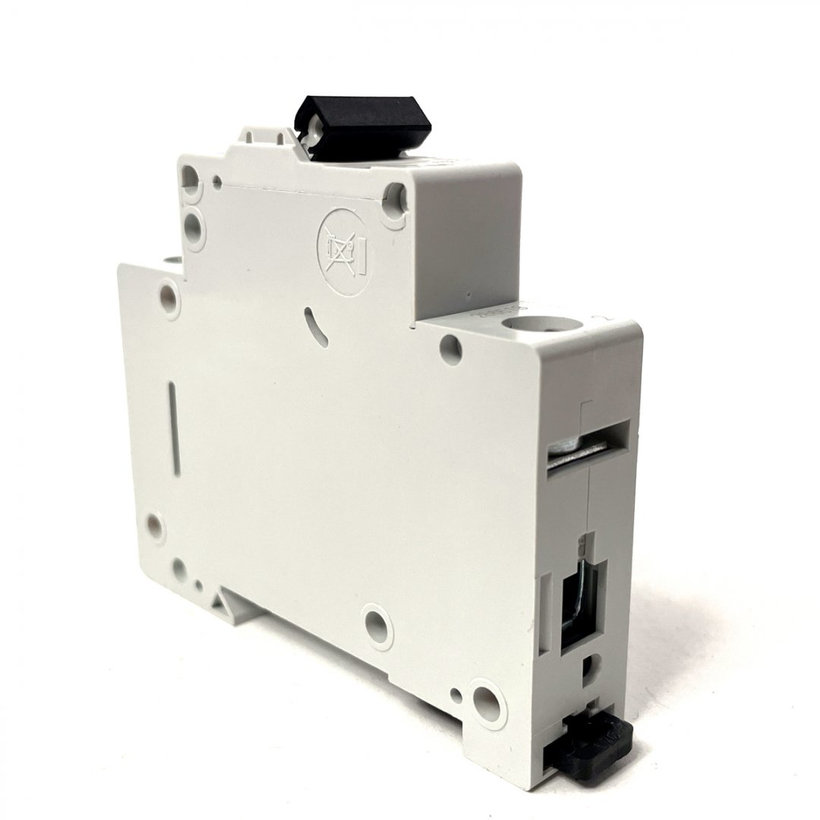 Megszakító PL6-B6/1