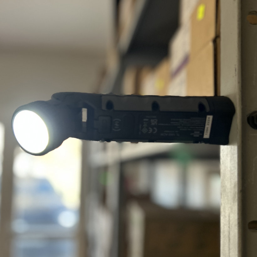 Professional újratölthető LED zseblámpa TL1000 ACW, 1000lm IP54