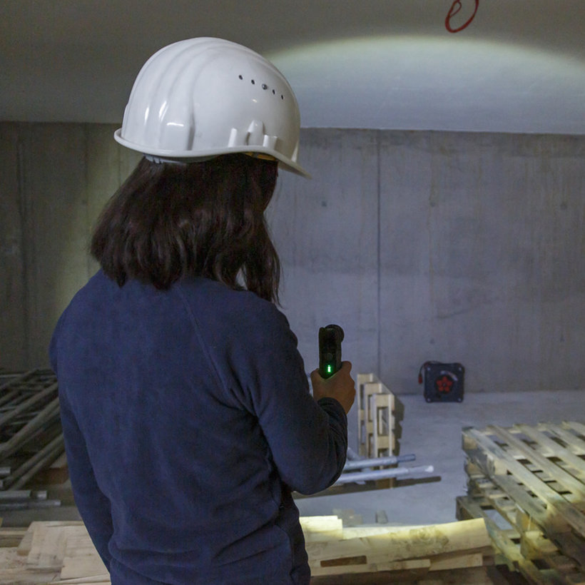 Professional újratölthető LED zseblámpa TL1000 ACW, 1000lm IP54