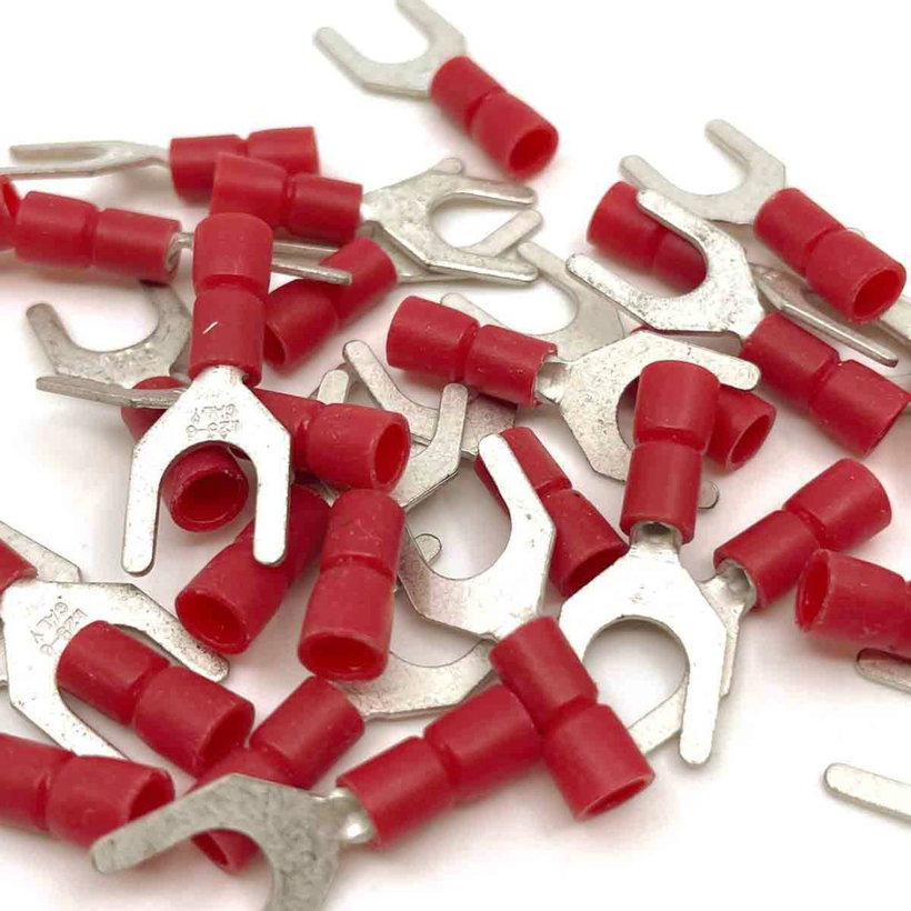 Szigetelt villás saru, ónozott elektrolitréz, piros 1,5mm²