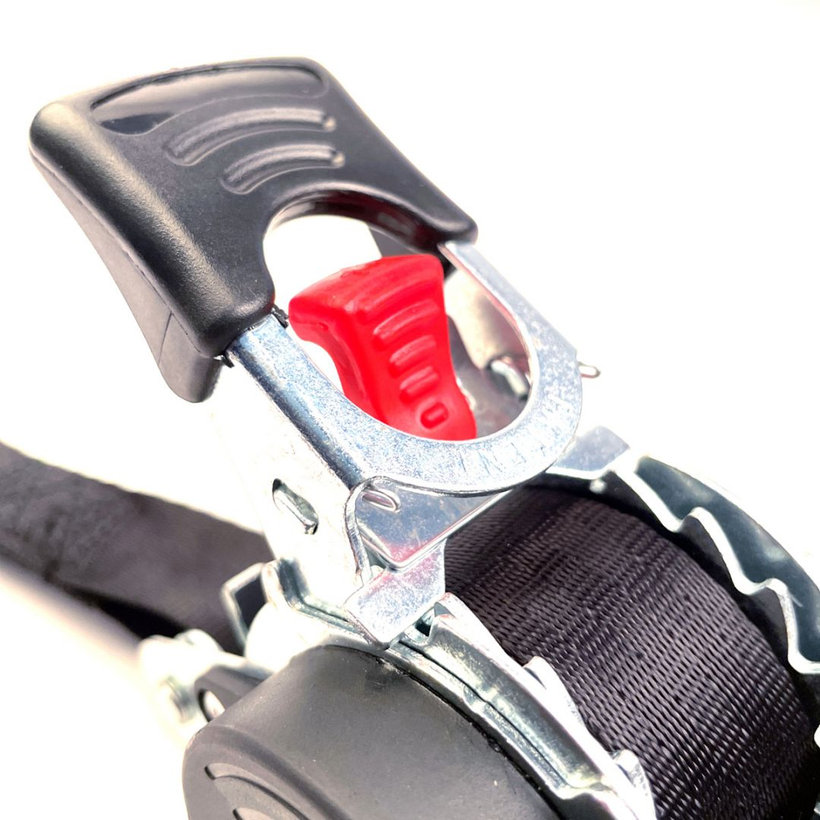 Önbehúzódó szorítószalag /gurtni/ visszahúzóval és kampókkal 3M