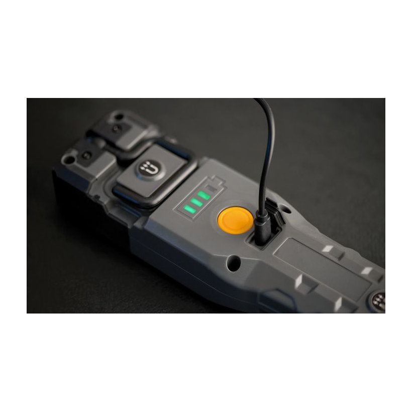 LED akkumulátoros kézi lámpa HL 1000 A