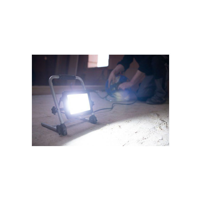 Mobil LED reflektor 50W EL