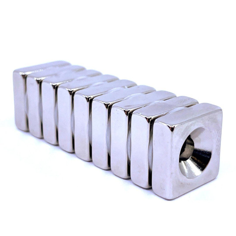 Mágnes - blokk, nyílással