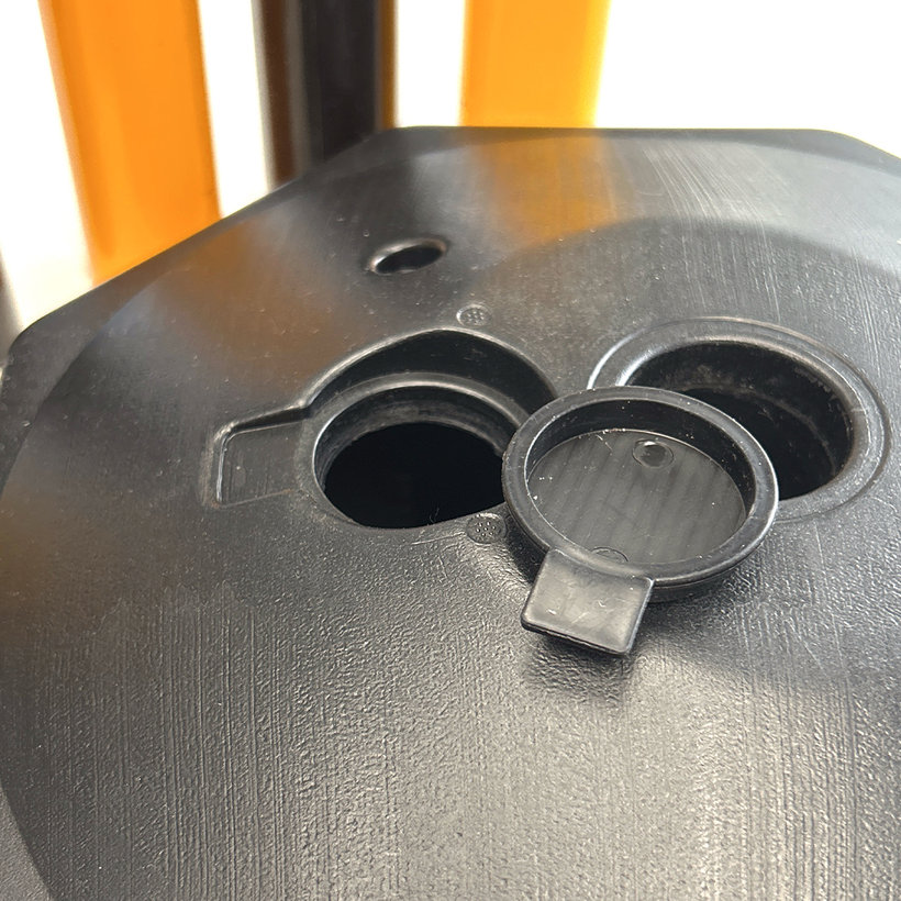 Tartóoszlop jelzőlánchoz fekete-sárga 90cm