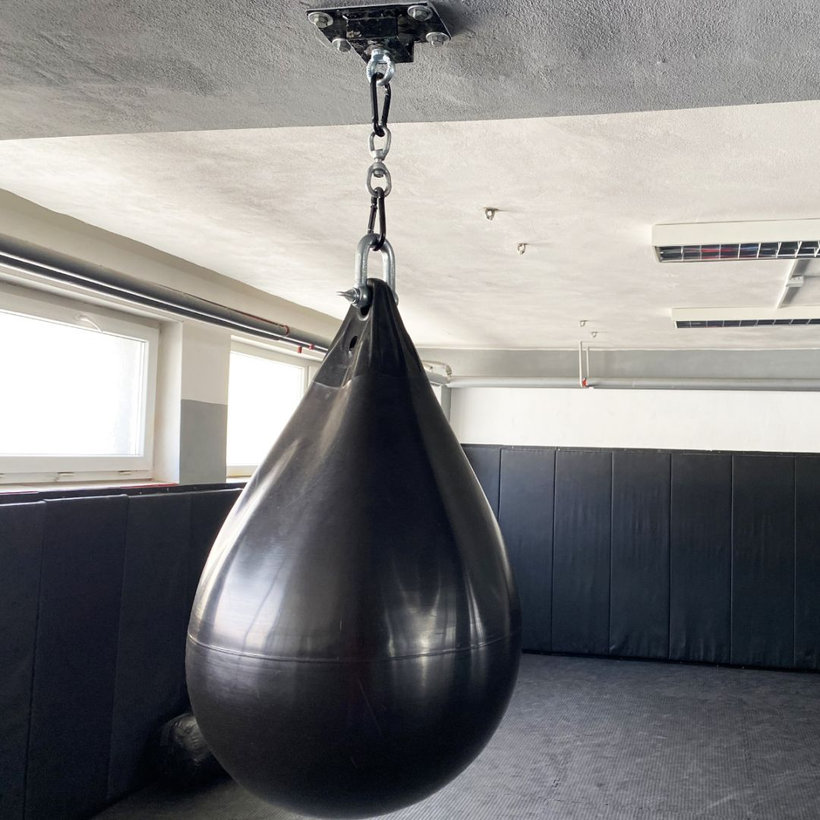 Tűzoltó karabiner DIN 5299C fekete 12mm