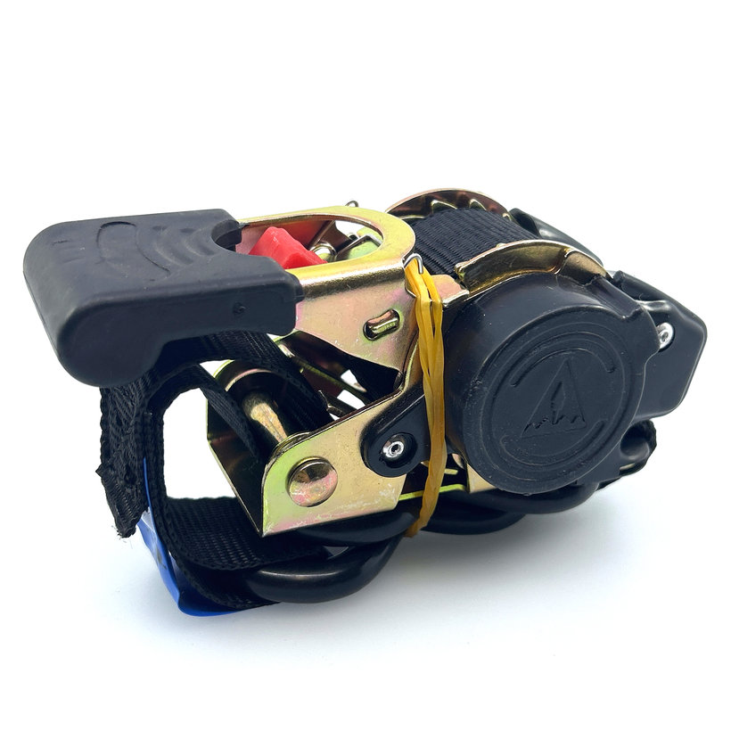 Önbehúzódó szorítószalag /gurtni/ visszahúzóval és kampókkal 3M