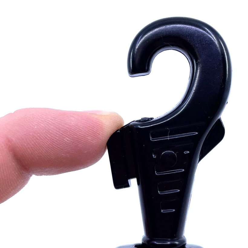 Forgó karabiner felülnyomással és biztosítékkal, fekete 82x20mm