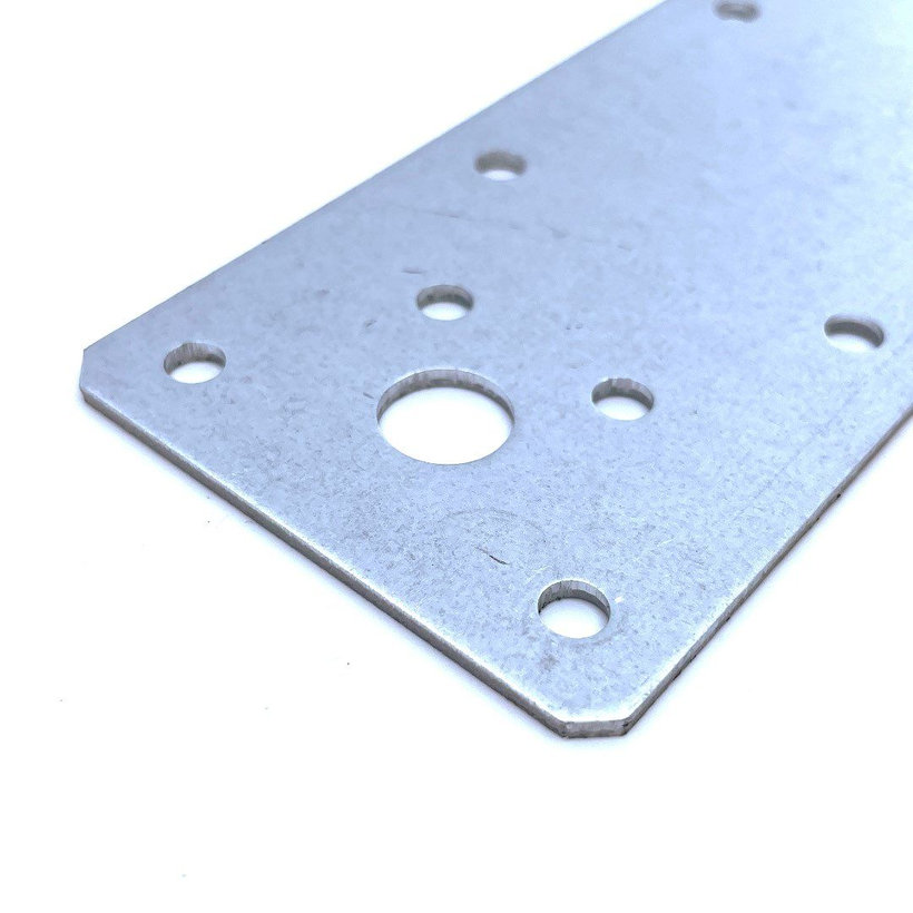 Lapos perforált csatlakozólemez 140x55x2 mm