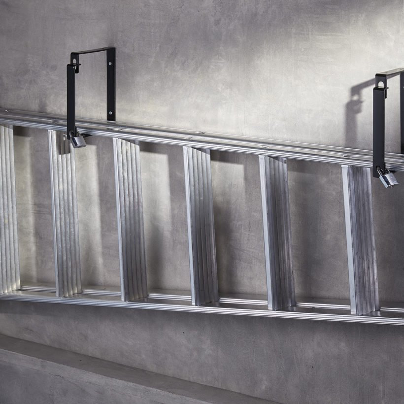 Két fali tartóból álló készlet