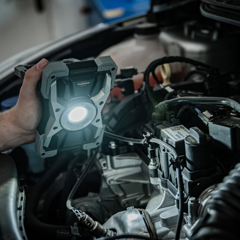 Mobil újratölthető LED reflektor RUFUS 3000 MA