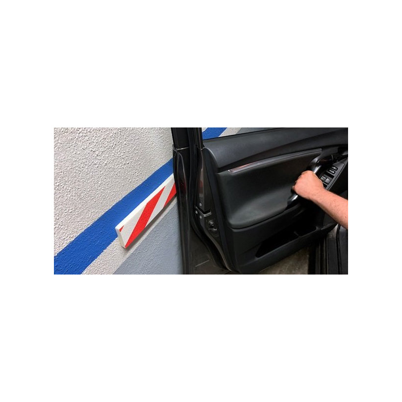 A parkoló oldalfalainak védelme 490x75x15mm