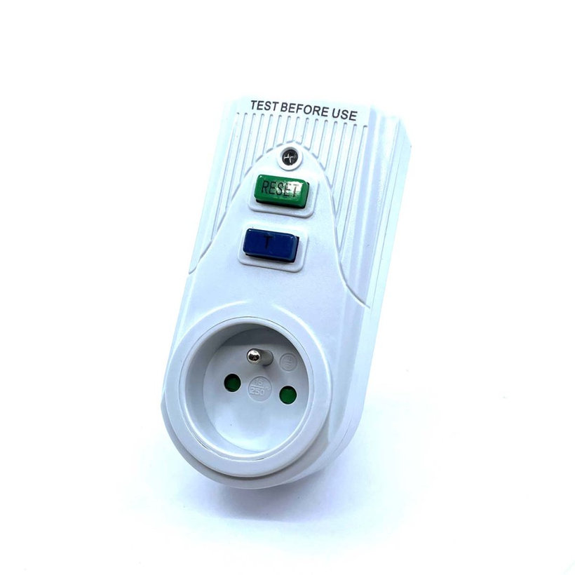 Áram-védőkapcsolós adapter, csapos védőérintkezővel 16A