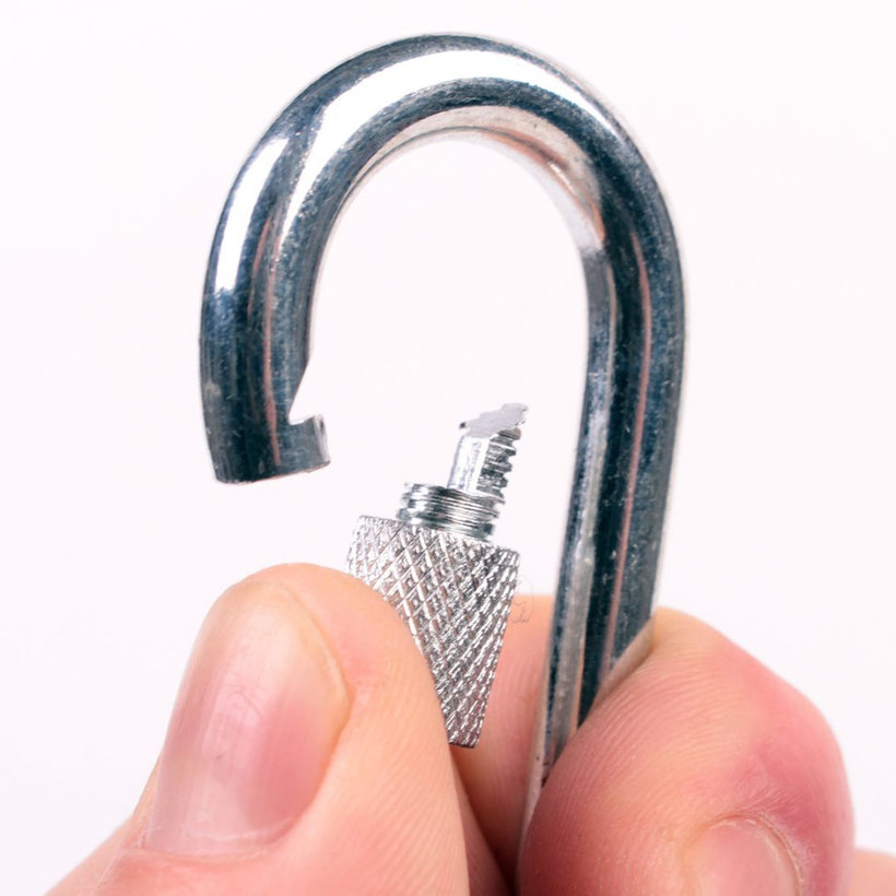 Karabiner rögzítőanyával Zn 4mm