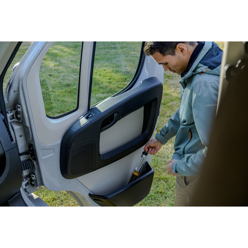 Akkumulátoros műhely LED lámpa – LuxPremium WL 500 A (520 lm, IP54)